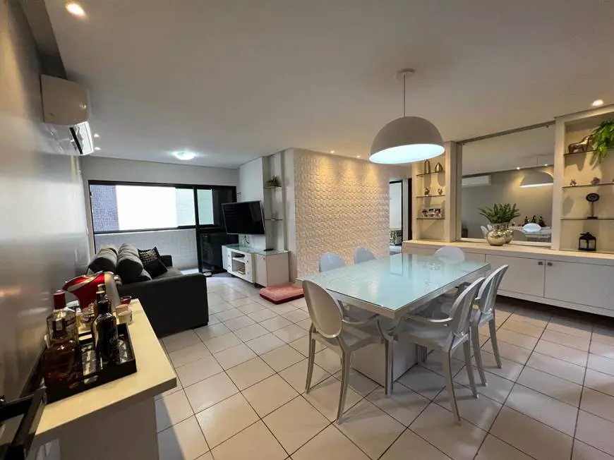 Foto 1 de Apartamento com 3 Quartos à venda, 95m² em Ponta Verde, Maceió