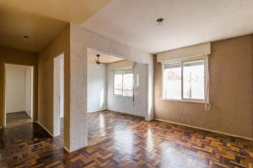 Foto 3 de Apartamento com 3 Quartos à venda, 73m² em São Sebastião, Porto Alegre