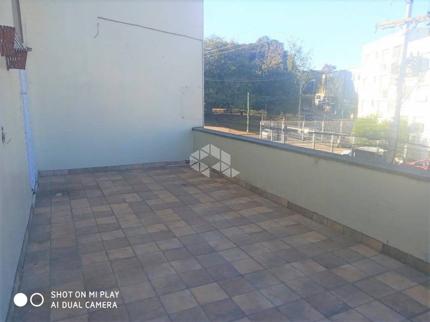 Foto 2 de Apartamento com 3 Quartos à venda, 74m² em São Sebastião, Porto Alegre