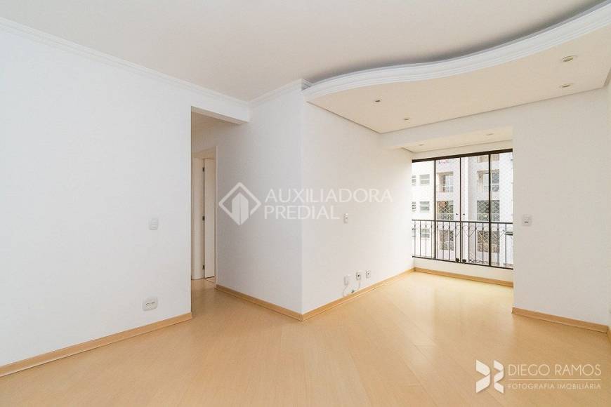 Foto 1 de Apartamento com 3 Quartos à venda, 64m² em Sarandi, Porto Alegre