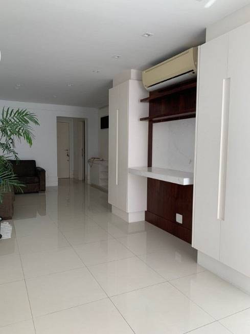 Foto 1 de Apartamento com 4 Quartos à venda, 132m² em Centro, Florianópolis