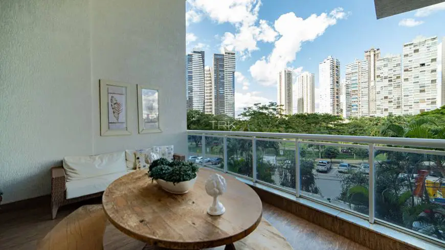 Foto 3 de Apartamento com 4 Quartos à venda, 212m² em Jardim Goiás, Goiânia