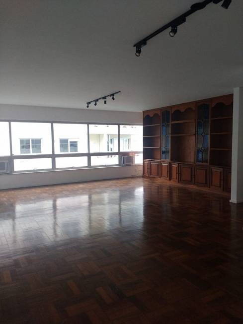Foto 1 de Apartamento com 4 Quartos para alugar, 200m² em Urca, Rio de Janeiro