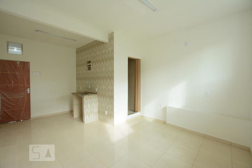 Foto 1 de Casa com 1 Quarto para alugar, 20m² em Ramos, Rio de Janeiro