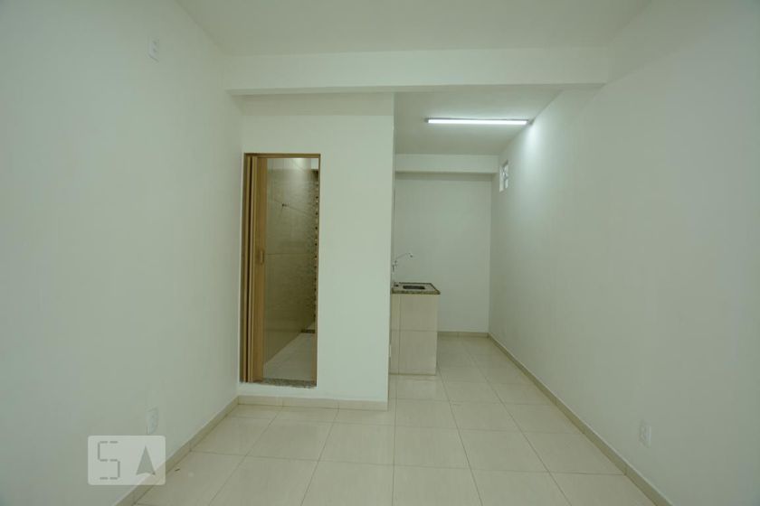 Foto 1 de Casa com 1 Quarto para alugar, 20m² em Ramos, Rio de Janeiro