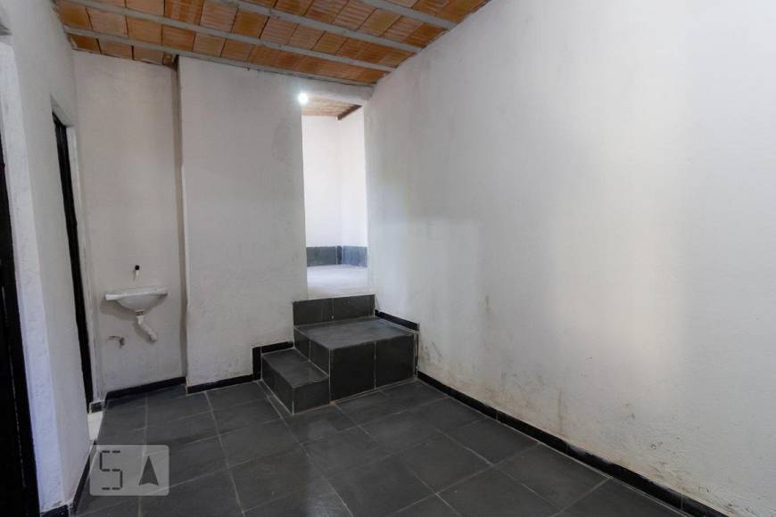 Foto 1 de Casa com 2 Quartos para alugar, 40m² em Floramar, Belo Horizonte