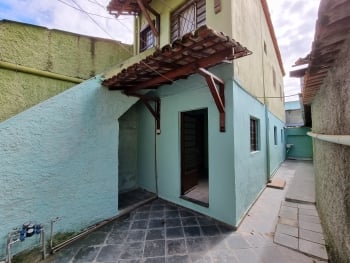 Foto 1 de Casa com 2 Quartos para alugar, 40m² em Santa Terezinha, Belo Horizonte