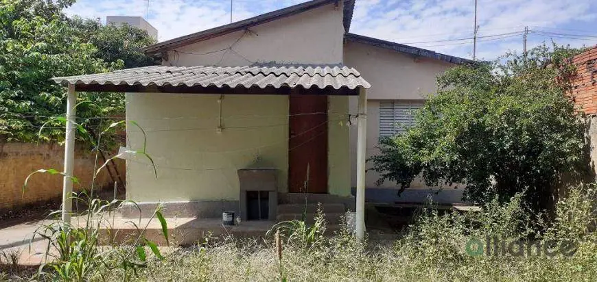 Foto 5 de Casa com 2 Quartos para alugar, 300m² em São Manoel, Americana