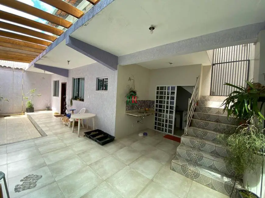 Foto 2 de Casa com 3 Quartos à venda, 200m² em Arcádia, Contagem