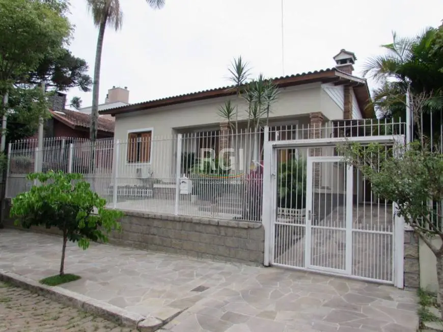 Foto 1 de Casa com 3 Quartos à venda, 160m² em Jardim Lindóia, Porto Alegre