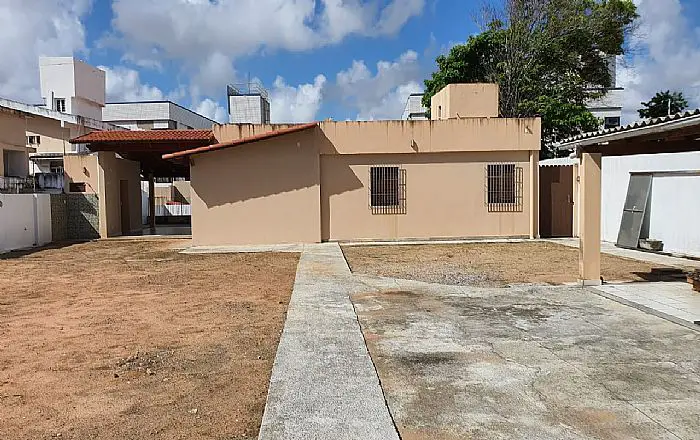 Foto 1 de Casa com 3 Quartos para alugar, 260m² em Lagoa Nova, Natal