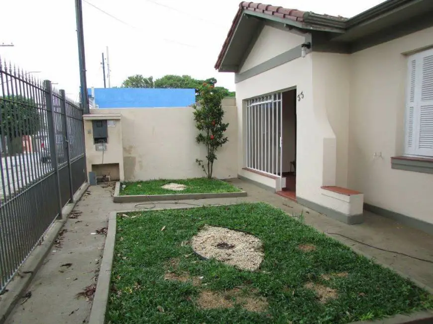 Foto 1 de Casa com 3 Quartos para alugar, 140m² em Parque São Domingos, São Paulo