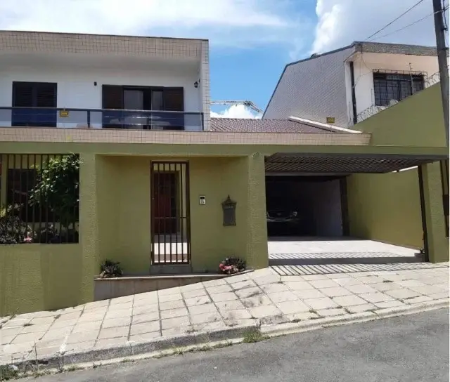 Foto 1 de Casa com 4 Quartos à venda, 190m² em Boa Vista, Curitiba