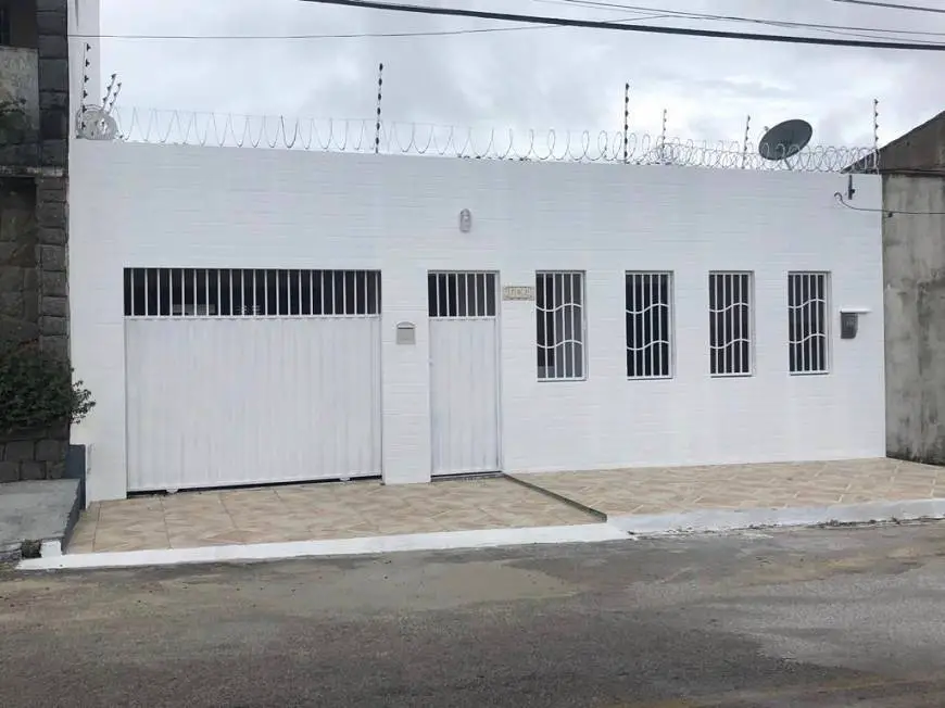 Foto 1 de Casa com 4 Quartos à venda, 175m² em Cidade da Esperança, Natal