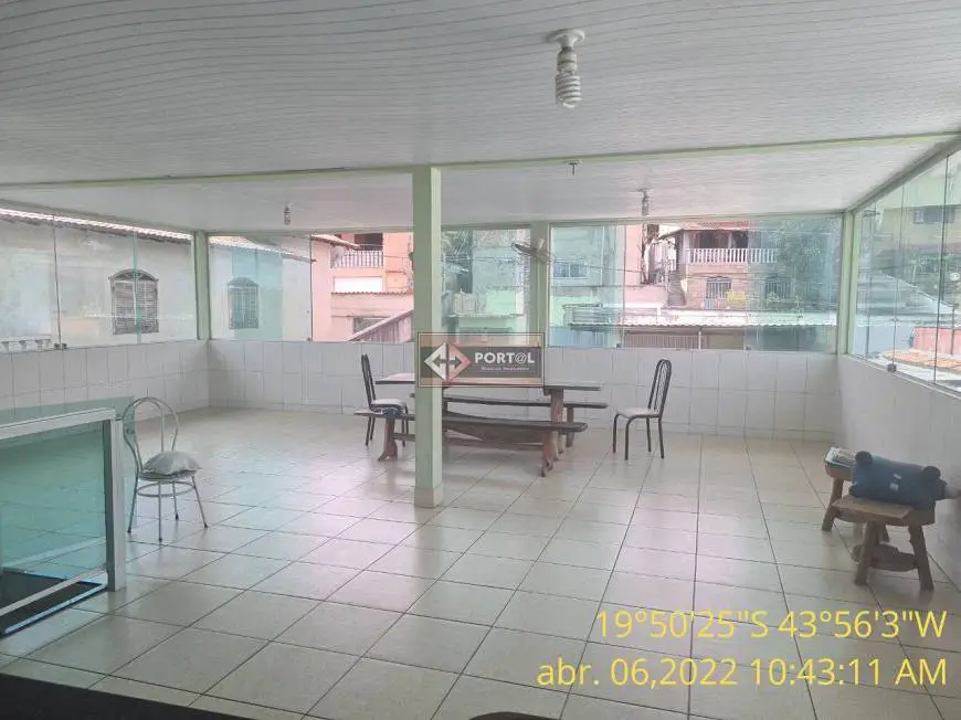 Foto 2 de Casa com 4 Quartos para alugar, 336m² em Floramar, Belo Horizonte
