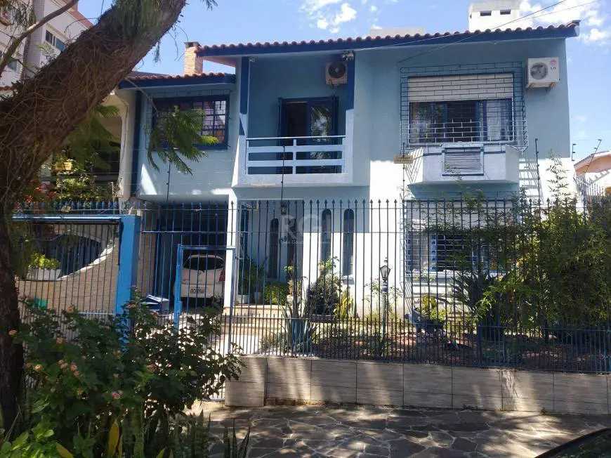 Foto 1 de Casa com 4 Quartos à venda, 315m² em Jardim Itú Sabará, Porto Alegre