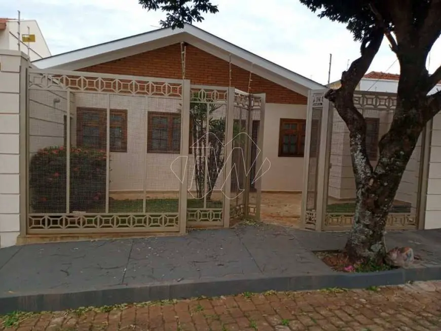 Foto 1 de Casa com 5 Quartos para alugar, 129m² em Centro, Araraquara