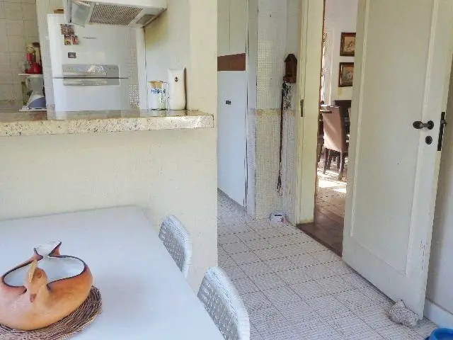 Foto 3 de Casa de Condomínio com 4 Quartos à venda, 212m² em Itaipu, Niterói