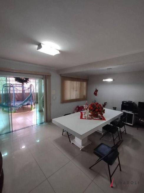 Foto 1 de Sobrado com 4 Quartos à venda, 300m² em Taguatinga Norte, Taguatinga