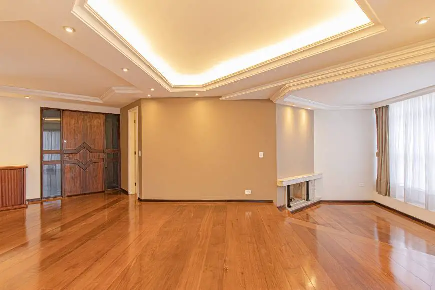 Foto 1 de Apartamento com 3 Quartos para alugar, 143m² em Batel, Curitiba