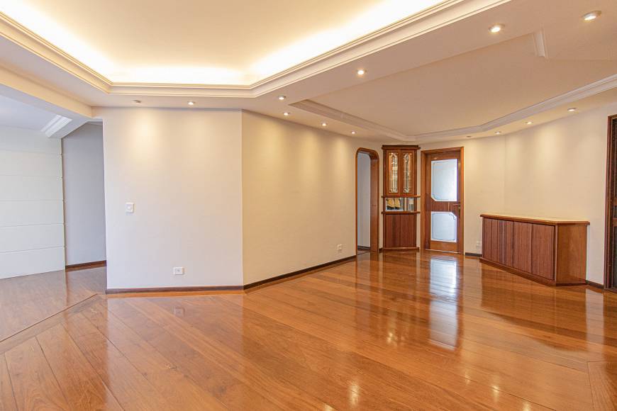 Foto 3 de Apartamento com 3 Quartos para alugar, 143m² em Batel, Curitiba