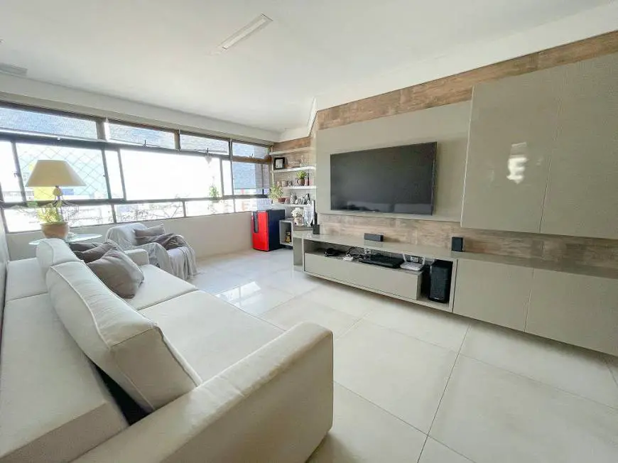 Foto 1 de Apartamento com 3 Quartos à venda, 100m² em Cabo Branco, João Pessoa