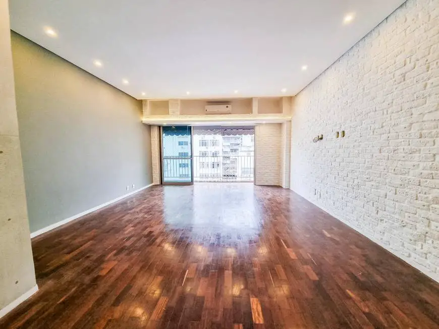 Foto 1 de Apartamento com 3 Quartos à venda, 130m² em Gávea, Rio de Janeiro