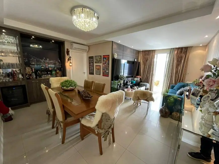 Foto 1 de Apartamento com 3 Quartos à venda, 115m² em Kobrasol, São José