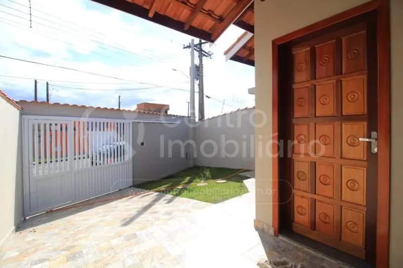 Foto 3 de Casa com 2 Quartos à venda, 70m² em Estancia dos Eucaliptos , Peruíbe