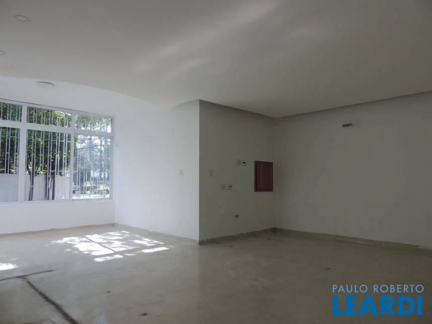 Foto 3 de Casa com 3 Quartos para alugar, 390m² em Ibirapuera, São Paulo