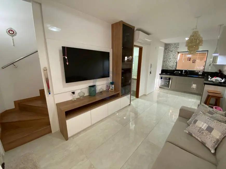 Foto 1 de Casa de Condomínio com 2 Quartos à venda, 89m² em Colina de Laranjeiras, Serra