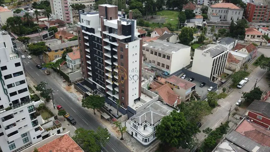 Foto 3 de Cobertura com 2 Quartos à venda, 133m² em Centro, Curitiba