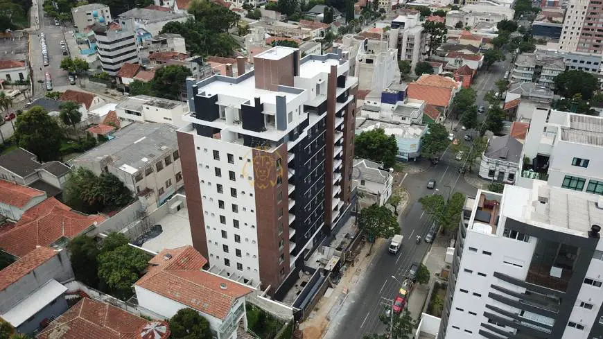 Foto 4 de Cobertura com 2 Quartos à venda, 133m² em Centro, Curitiba