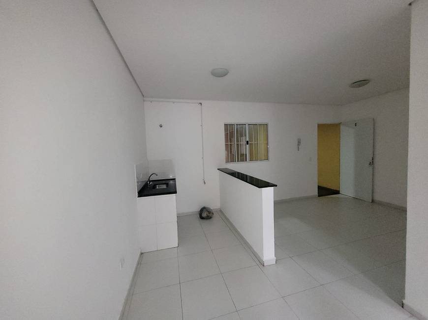 Foto 2 de Apartamento com 1 Quarto para alugar, 30m² em Jardim Ubirajara, São Paulo