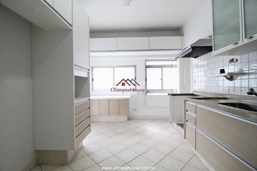Foto 3 de Apartamento com 2 Quartos para alugar, 180m² em Higienópolis, São Paulo