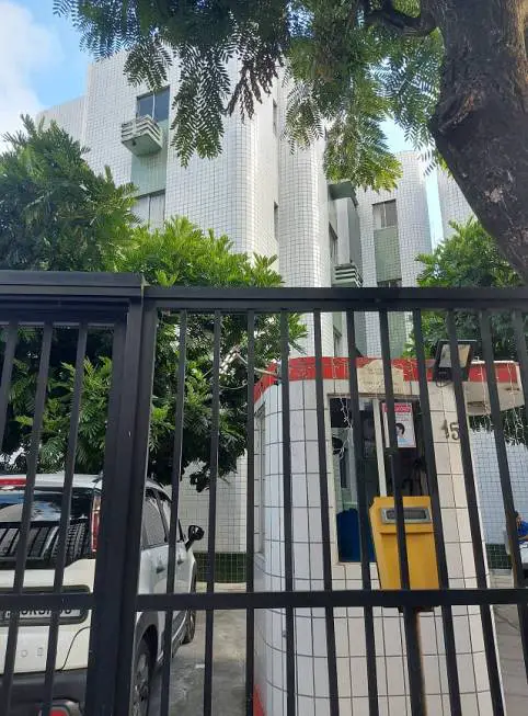Foto 3 de Apartamento com 3 Quartos para venda ou aluguel, 90m² em Madalena, Recife