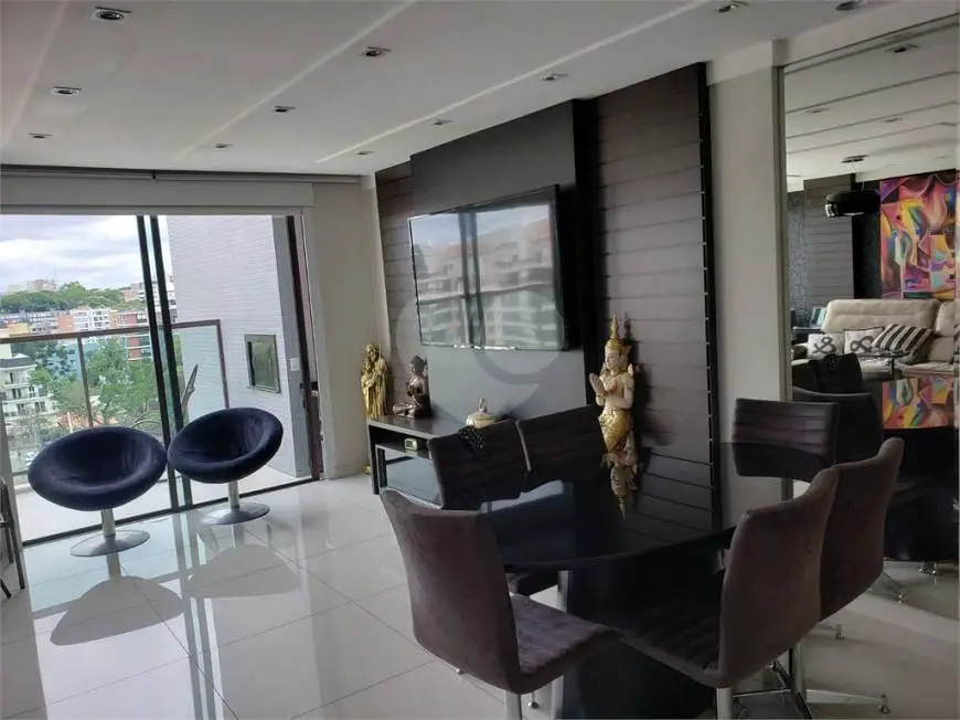 Foto 3 de Apartamento com 3 Quartos à venda, 155m² em Mercês, Curitiba