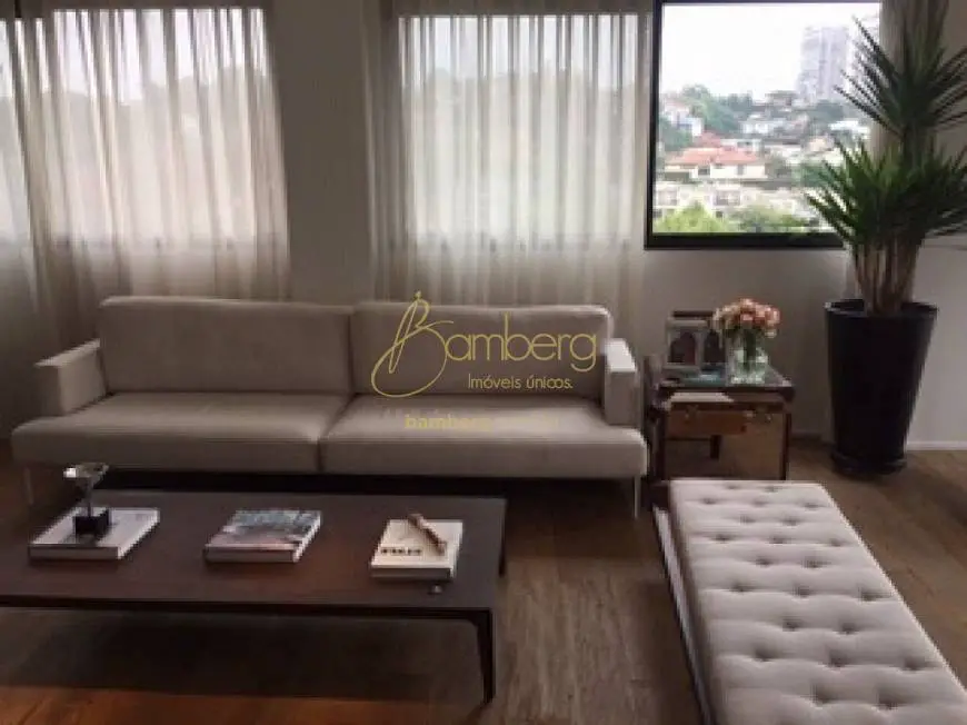 Foto 3 de Apartamento com 3 Quartos à venda, 207m² em Real Parque, São Paulo