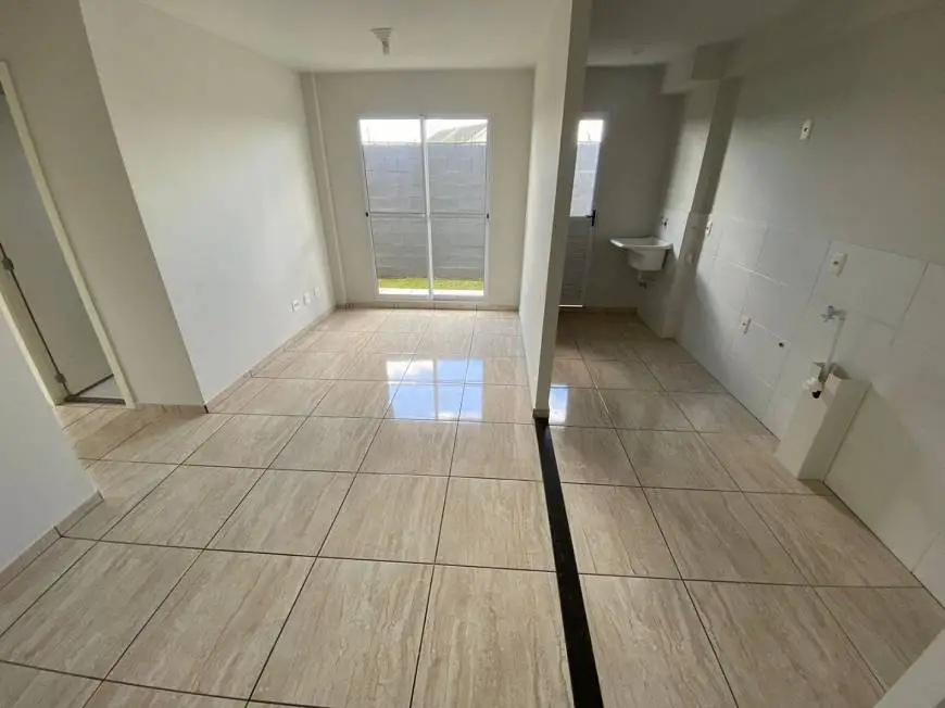 Foto 2 de Apartamento com 3 Quartos para alugar, 56m² em Uvaranas, Ponta Grossa