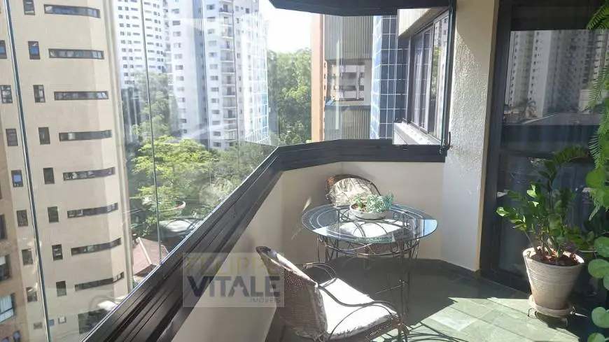 Foto 3 de Apartamento com 3 Quartos para alugar, 145m² em Vila Andrade, São Paulo