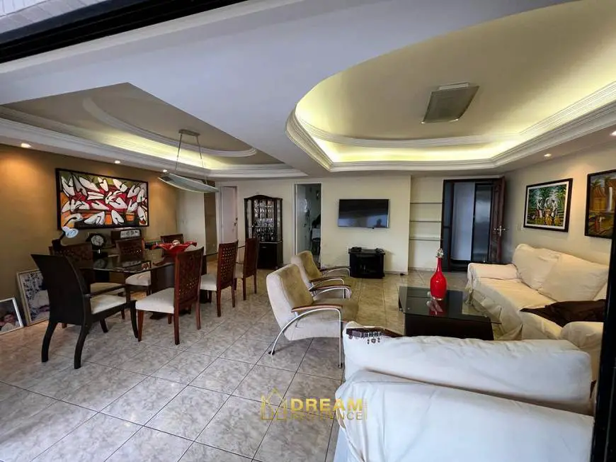 Foto 2 de Apartamento com 4 Quartos à venda, 160m² em Casa Amarela, Recife