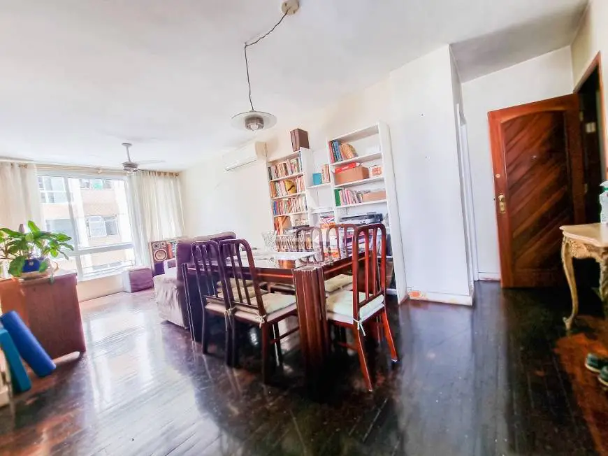 Foto 1 de Apartamento com 4 Quartos à venda, 105m² em Leblon, Rio de Janeiro