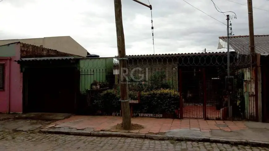 Foto 1 de Casa com 2 Quartos à venda, 150m² em Restinga, Porto Alegre