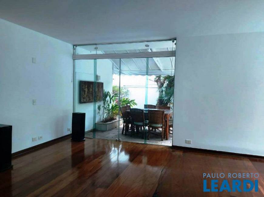 Foto 3 de Casa com 3 Quartos para alugar, 215m² em Butantã, São Paulo