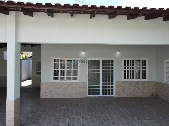 Foto 1 de Casa com 3 Quartos à venda, 620m² em Jardim Califórnia, Cuiabá