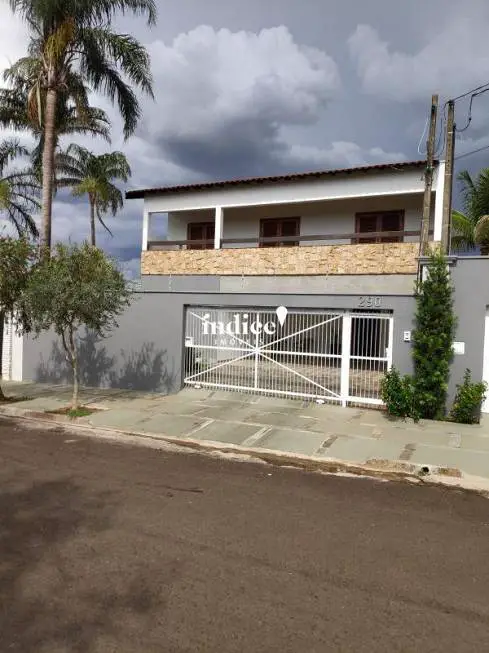 Foto 1 de Casa com 3 Quartos para alugar, 251m² em Jardim Imperador, Araraquara