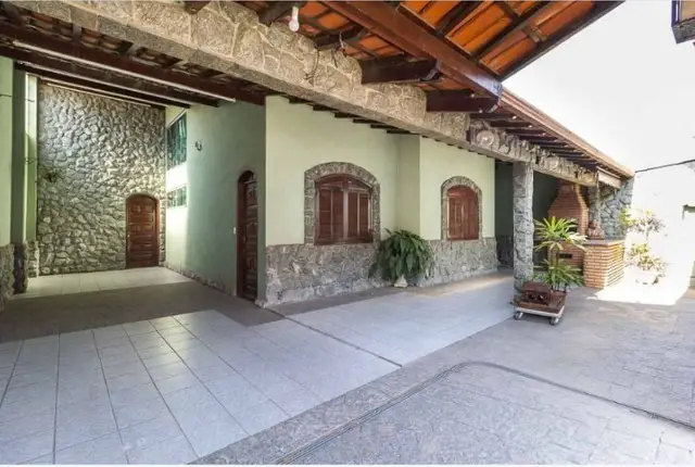 Foto 1 de Casa com 3 Quartos à venda, 219m² em Monte Castelo, Contagem