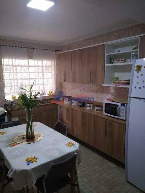 Foto 1 de Sobrado com 4 Quartos à venda, 180m² em Vila Milton, Guarulhos