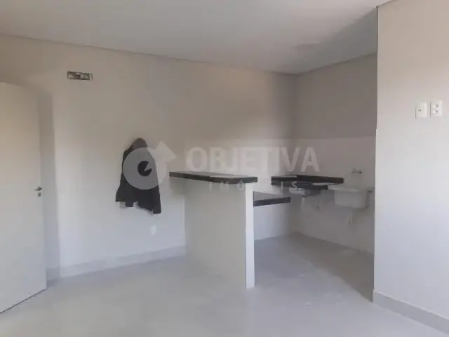 Foto 1 de Apartamento com 1 Quarto para alugar, 42m² em Custódio Pereira, Uberlândia