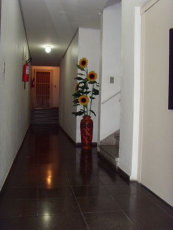 Foto 2 de Apartamento com 1 Quarto à venda, 44m² em Santo Antônio, Porto Alegre